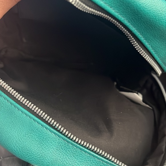 My hero academia book bag from hot topic green silver and black - Picture 3 of 7